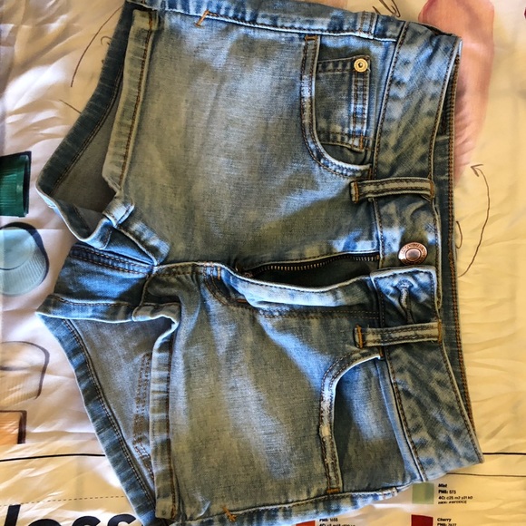 SOLD! :) NWOT Light Wash High Rise Shorties - Picture 2 of 3